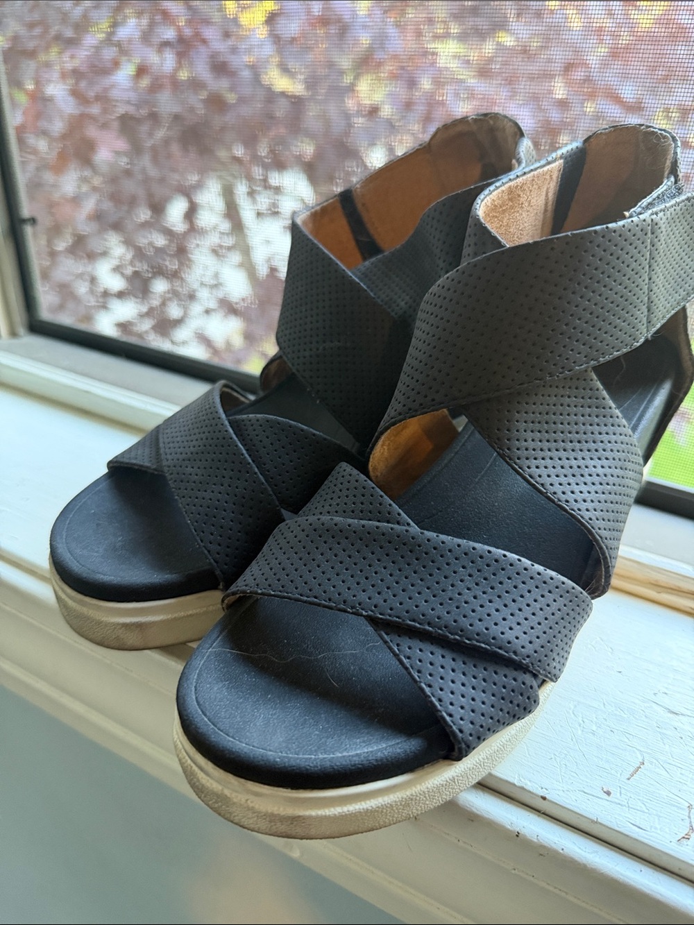 Dr Scholl's Shout Sandals Wedge Heel Strappy Faux Leather Perforated Black 9